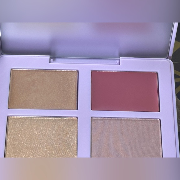 Kylie Cosmetics Blush & Highlighter Cheek Quad - Picture 4 of 7